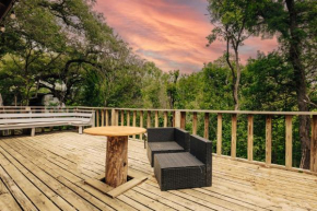 4 Mins to SXSW Venue Stay at Historical Tree House on UT Moody Center